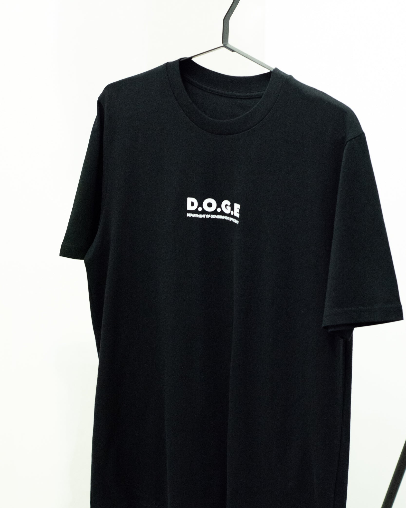 T-Shirt "D.O.G.E"