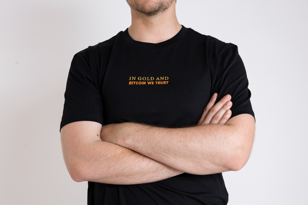 T-Shirt "In Gold and Bitcoin we trust" Stick